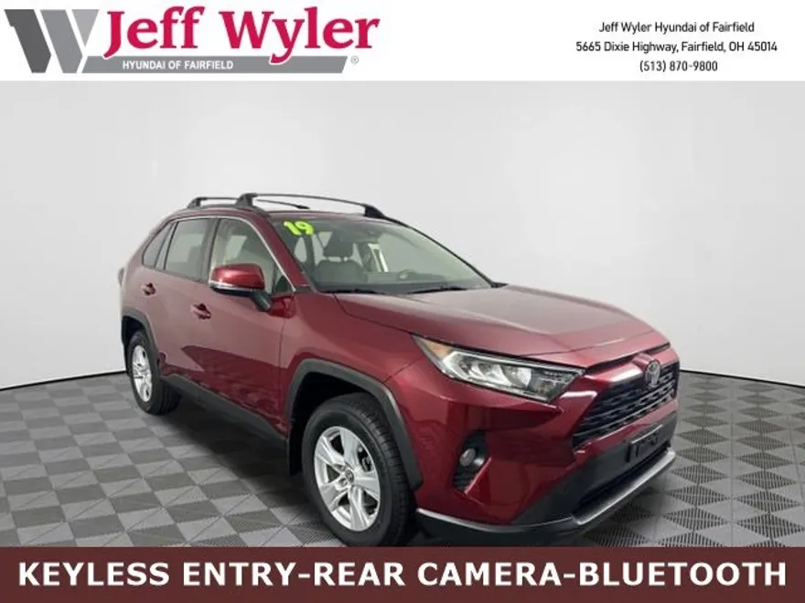 2019 Toyota RAV4 XLE photo 1