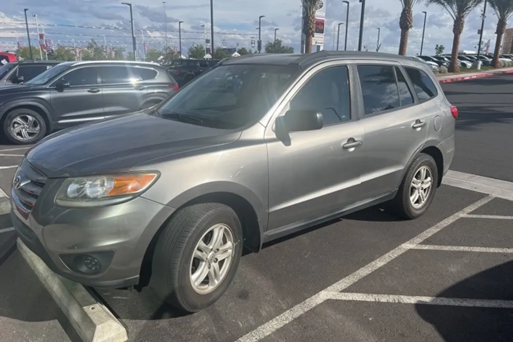 2012 Hyundai Santa Fe GLS photo 1