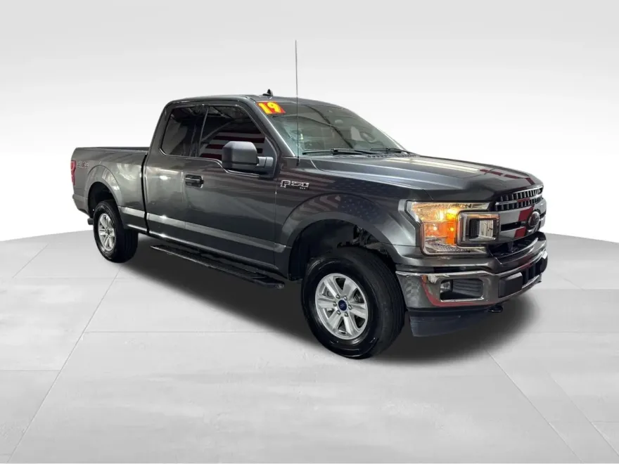 2019 Ford F-150 XLT photo 1
