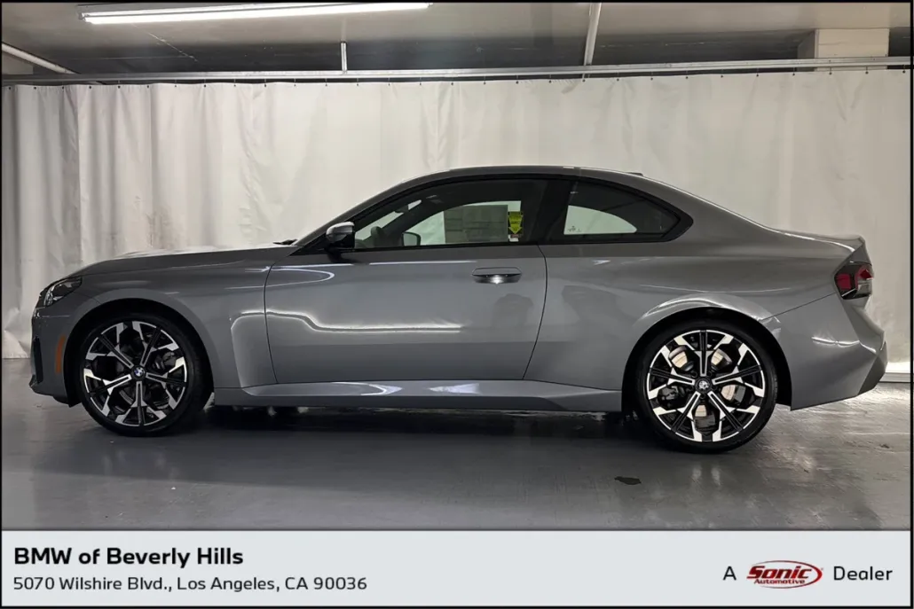 2025 Bmw 230i Coupe photo 1