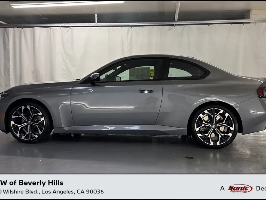 2025 Bmw 230i Coupe photo 1