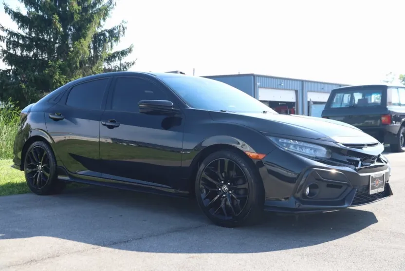 2020 Honda Civic Hatchback Sport Touring photo 1