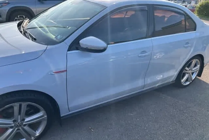 2017 Volkswagen Jetta GLI photo 1