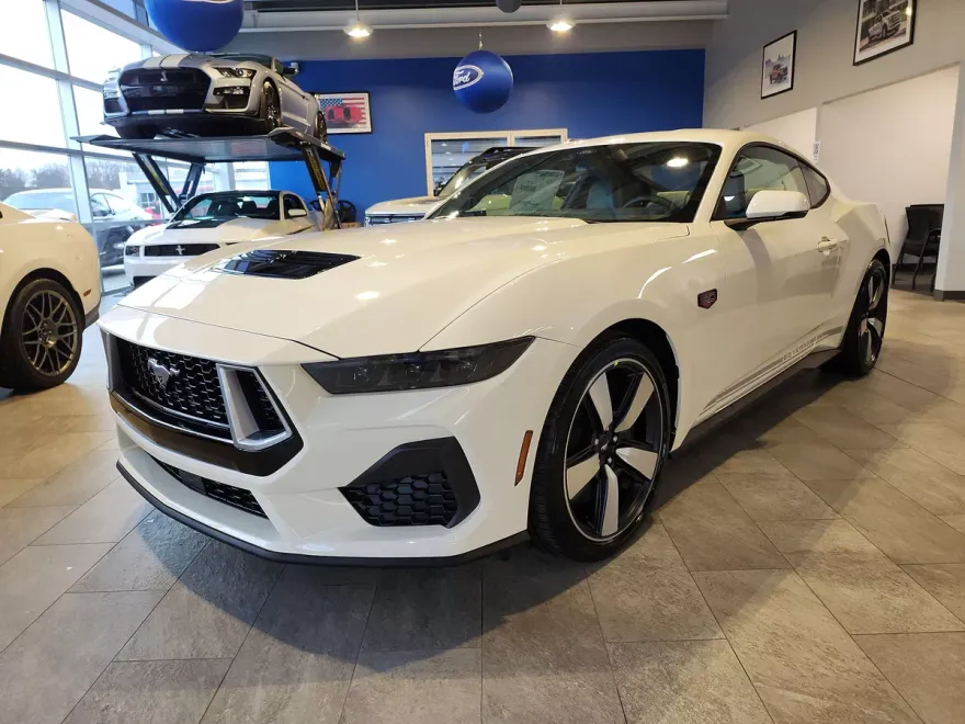 2025 Ford Mustang GT Premium photo 1