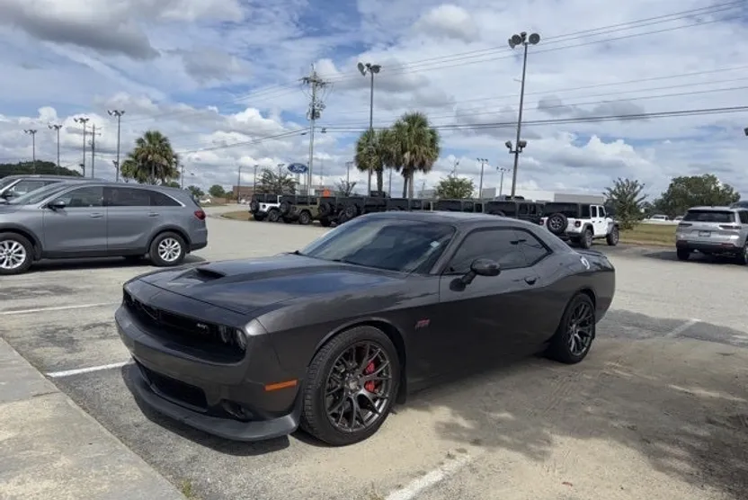 2016 Dodge Challenger SRT8 392 photo 1