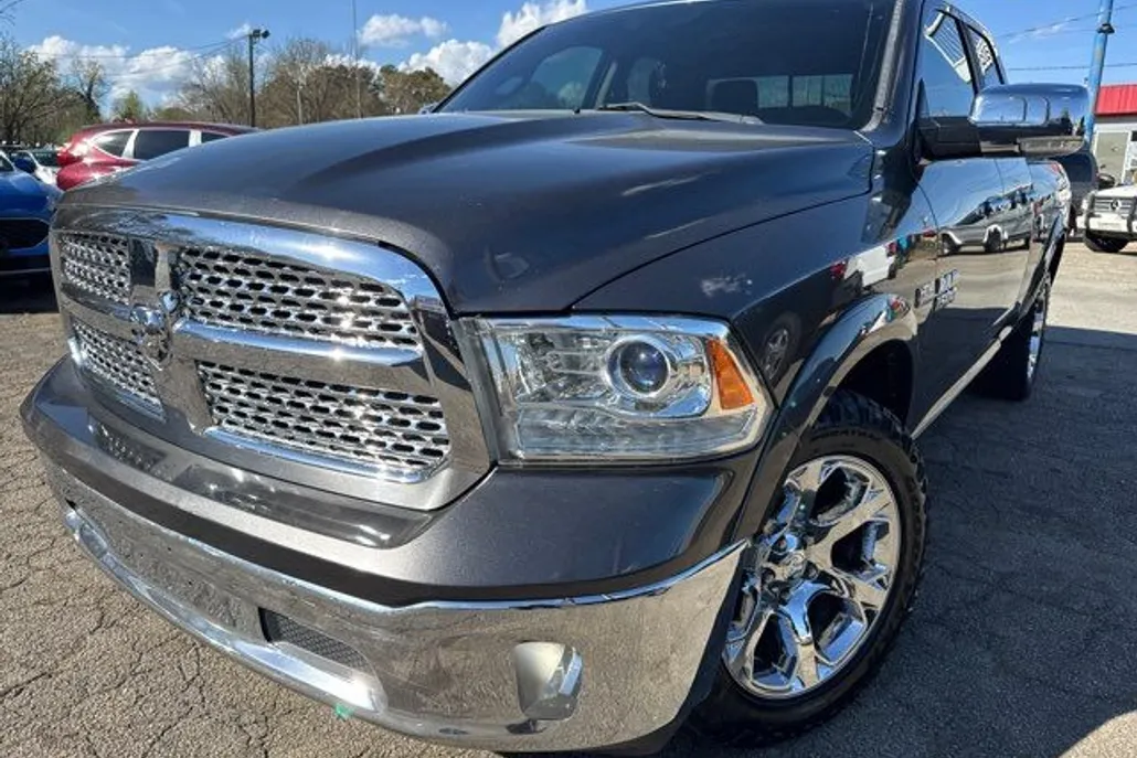 2017 Ram 1500 Laramie photo 1