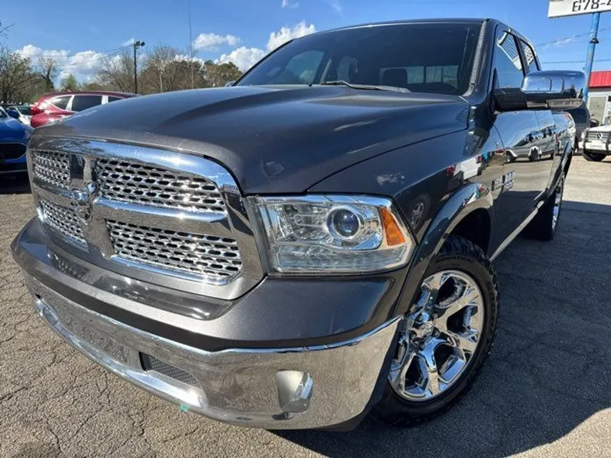 2017 Ram 1500 Laramie photo 1