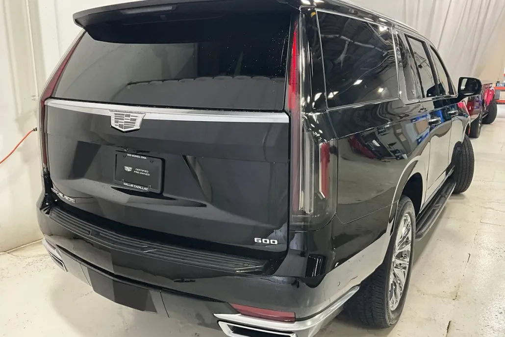 2023 Cadillac Escalade ESV Premium Luxury photo 1