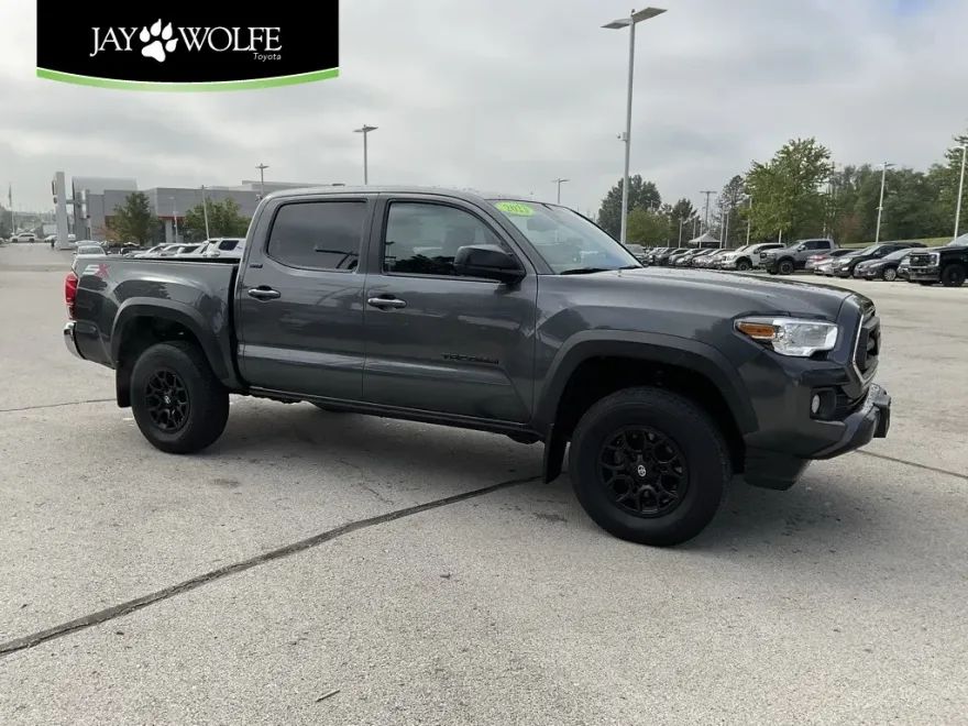 2023 Toyota Tacoma SR5 photo 1