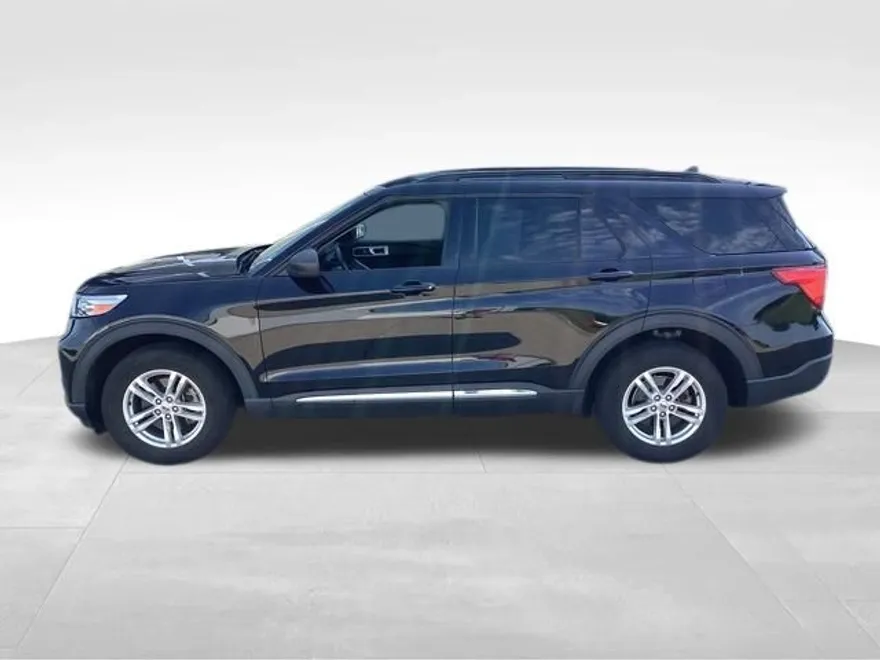 2022 Ford Explorer XLT photo 1