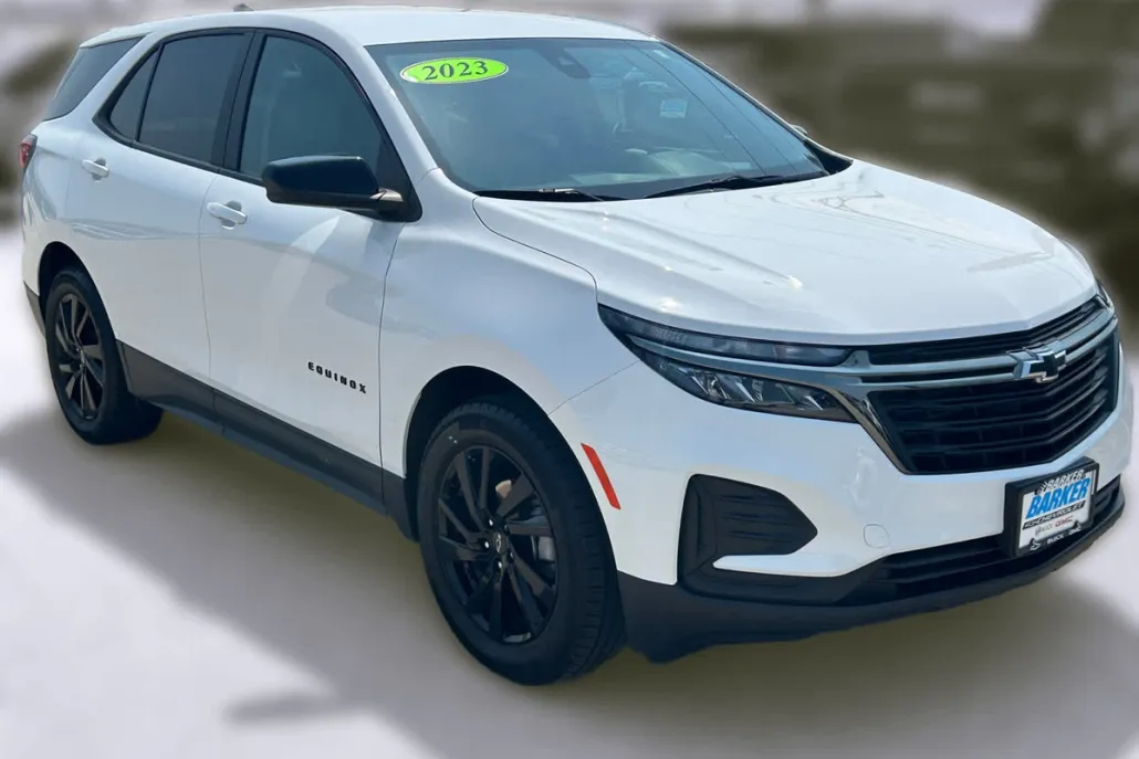 2023 Chevrolet Equinox LS photo 1