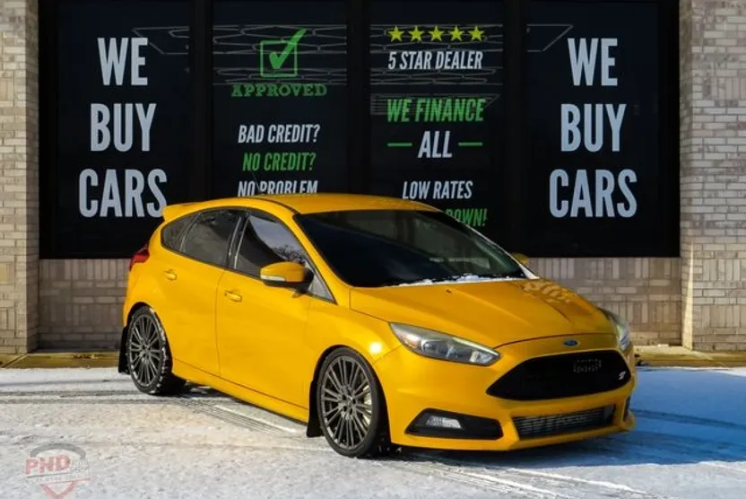 2016 Ford Focus ST photo 1