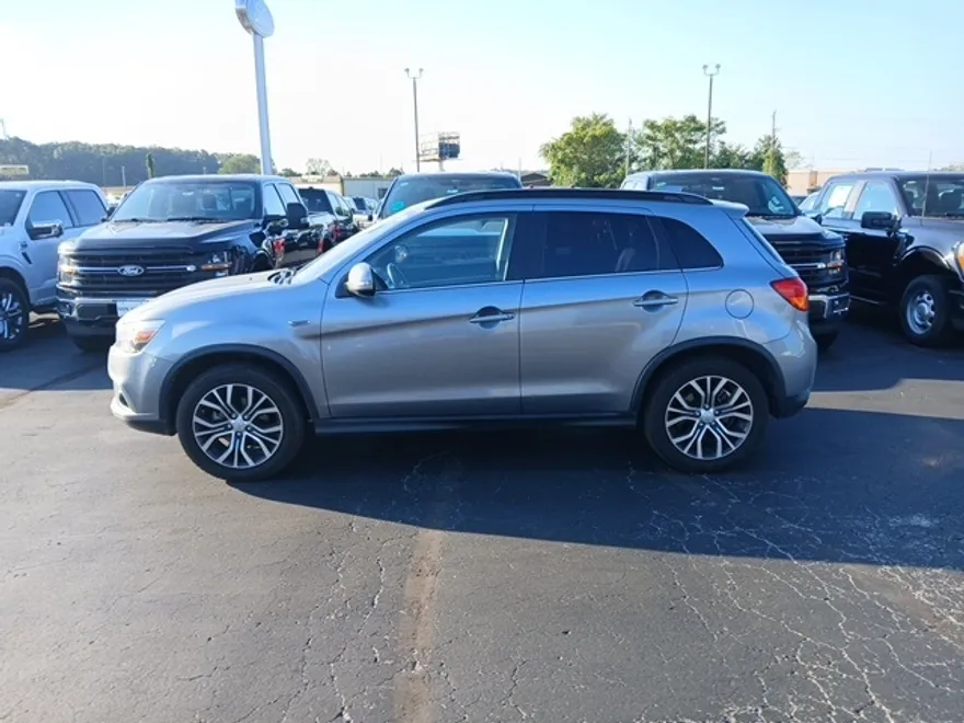 2017 Mitsubishi Outlander Sport SEL photo 1