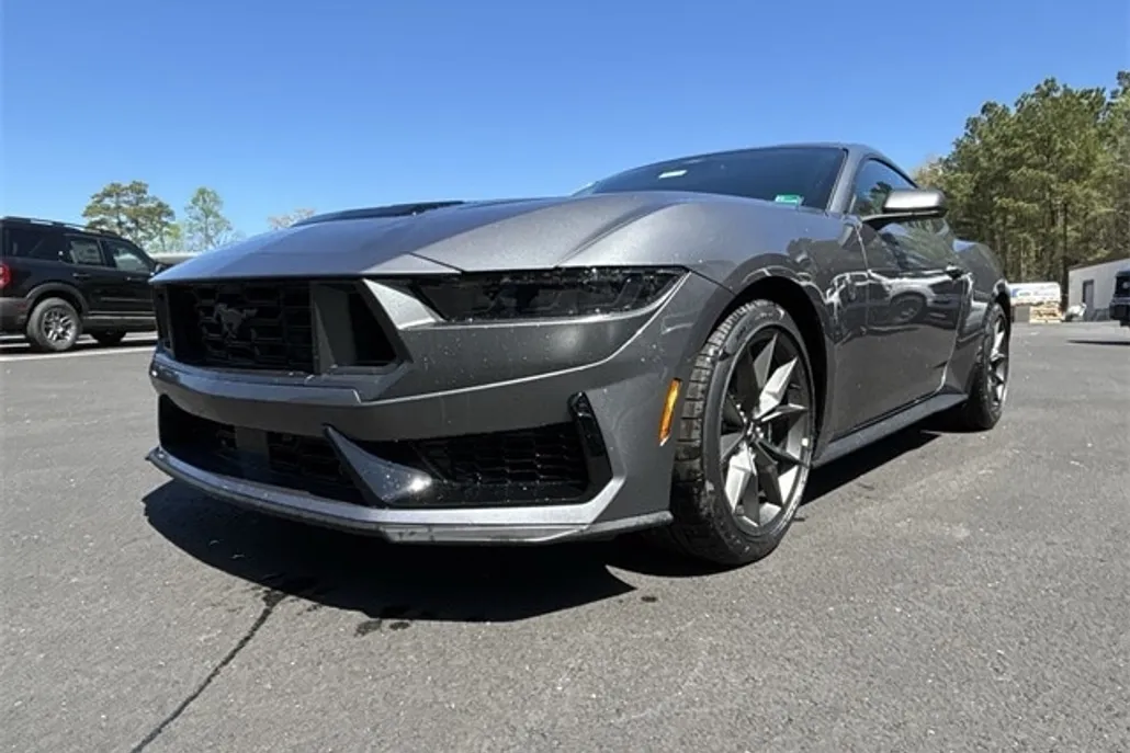2025 Ford Mustang Dark Horse photo 1