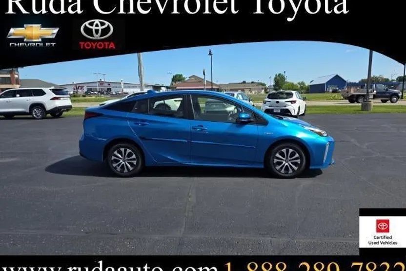 2022 Toyota Prius XLE photo 1