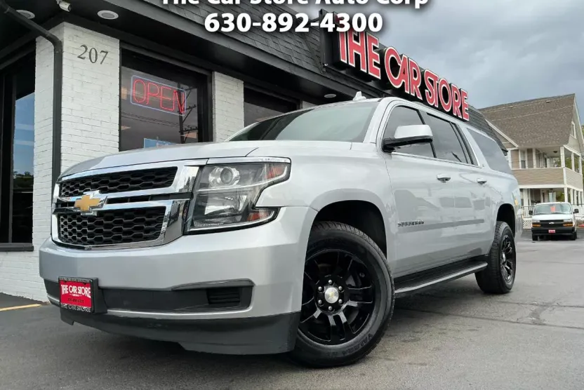 2018 Chevrolet Suburban 1500 LT photo 1