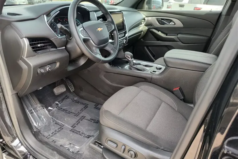 2023 Chevrolet Traverse 1LT photo 1