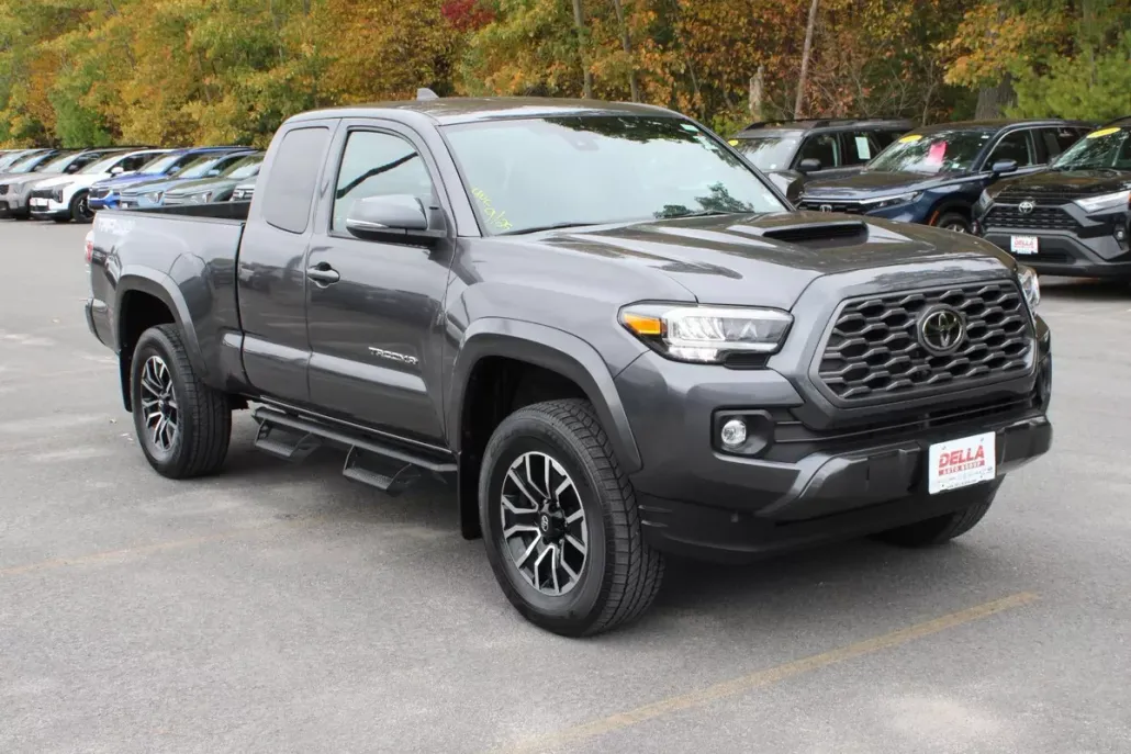 2022 Toyota Tacoma SR photo 1