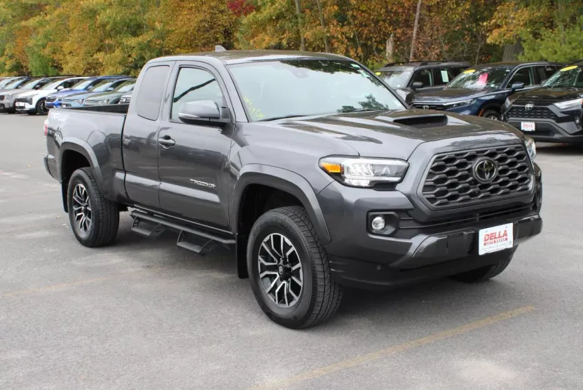 2022 Toyota Tacoma SR photo 1