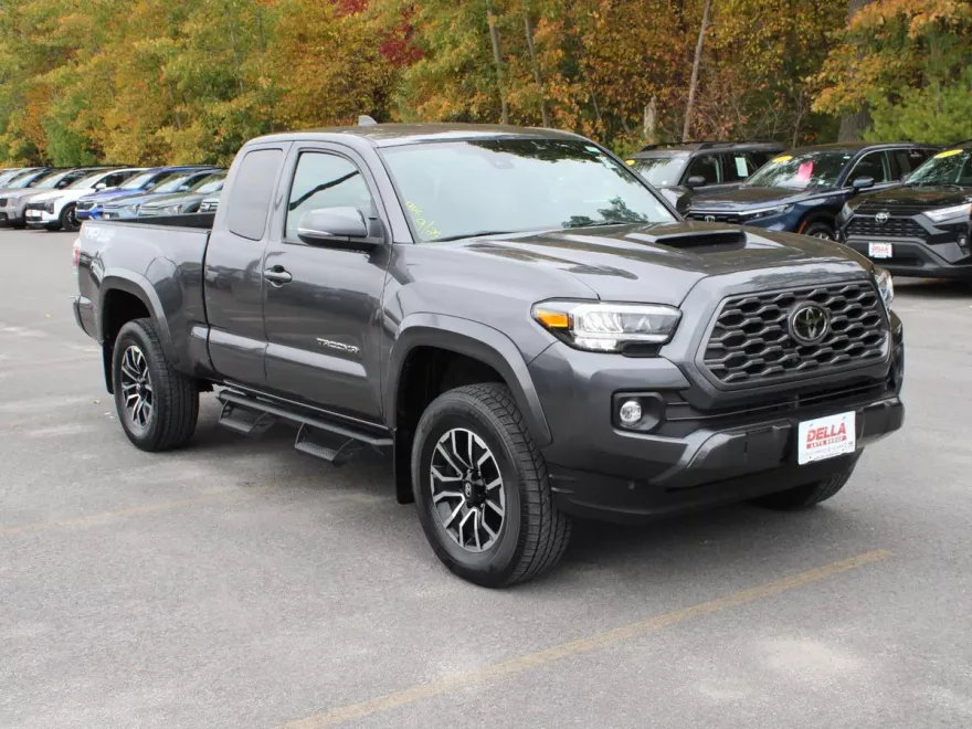 2022 Toyota Tacoma SR photo 1