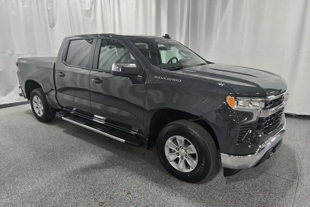 2025 Chevrolet Silverado 1500 LT photo 1