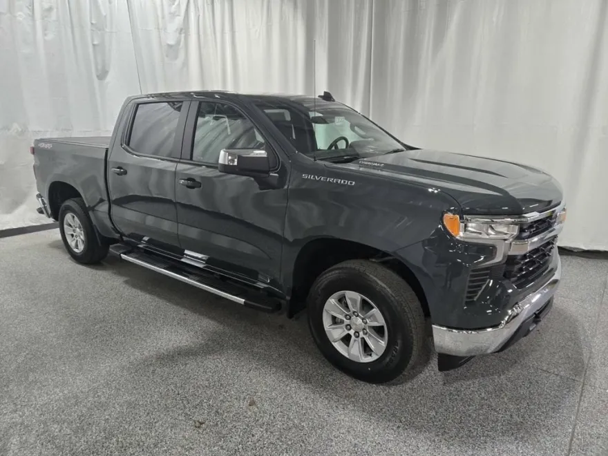 2025 Chevrolet Silverado 1500 LT photo 1