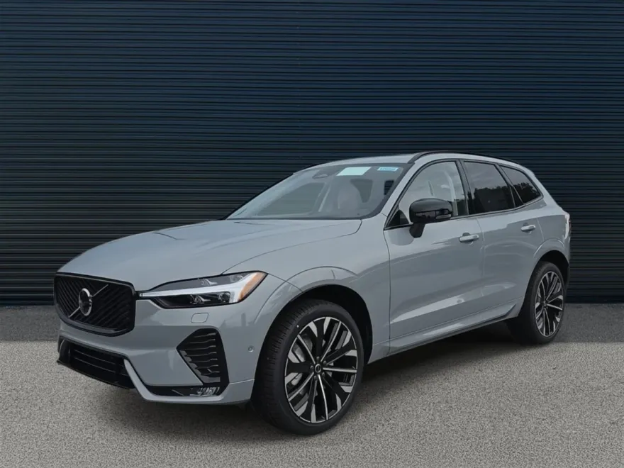 2026 Volvo XC60 B5 photo 1