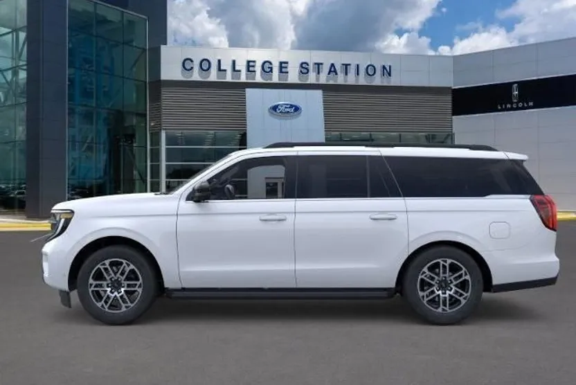 2025 Ford Expedition MAX photo 1