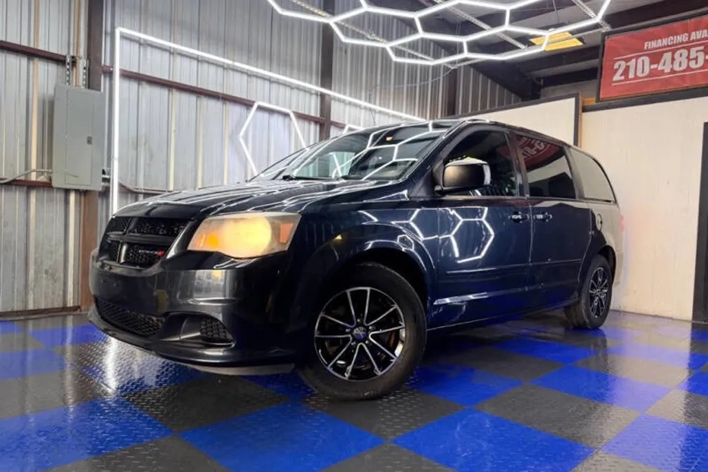 2014 Dodge Grand Caravan SE photo 1