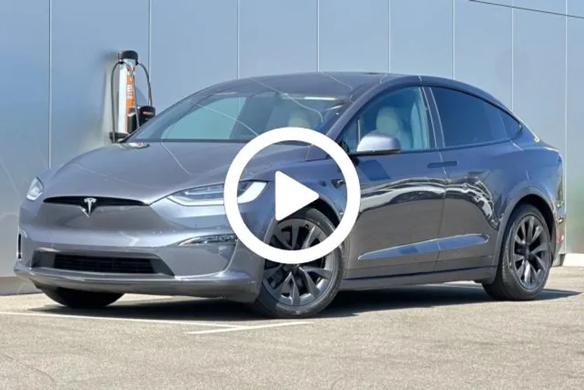 2022 Tesla Model X photo 1