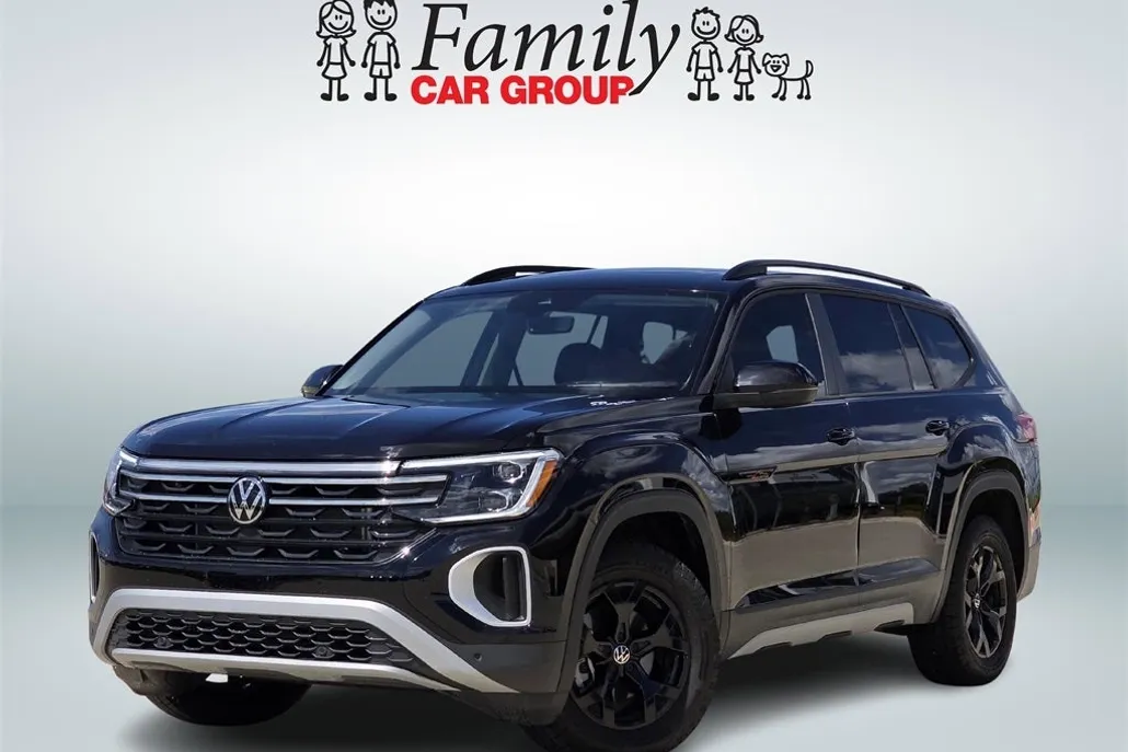 2024 Volkswagen Atlas Peak Edition SEL photo 1