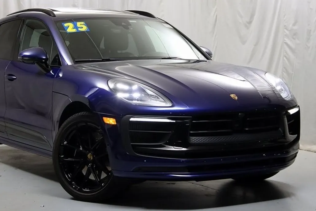 2025 Porsche Macan GTS photo 1