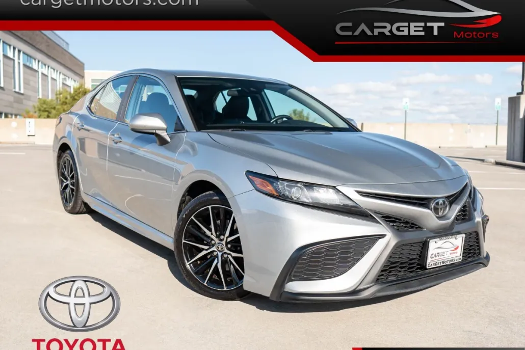 2021 Toyota Camry SE photo 1