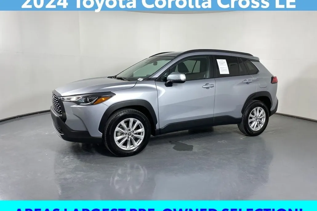 2024 Toyota Corolla Cross LE photo 1