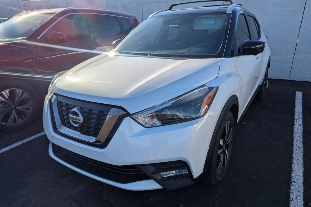 2018 Nissan Kicks SR photo 1