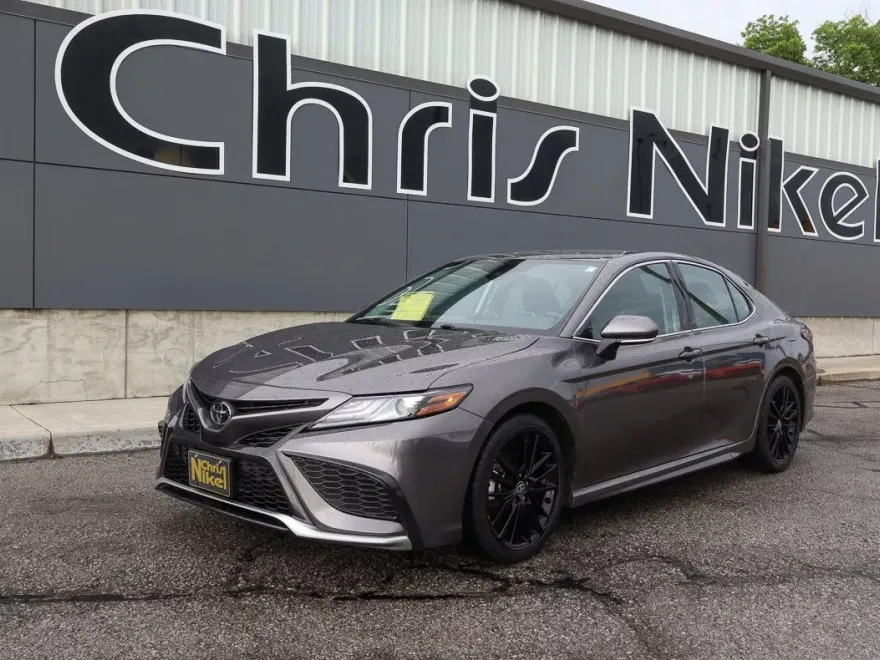 2023 Toyota Camry XSE photo 1