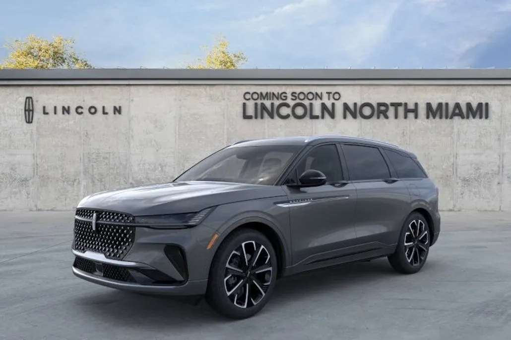 2025 Lincoln Nautilus Reserve photo 1