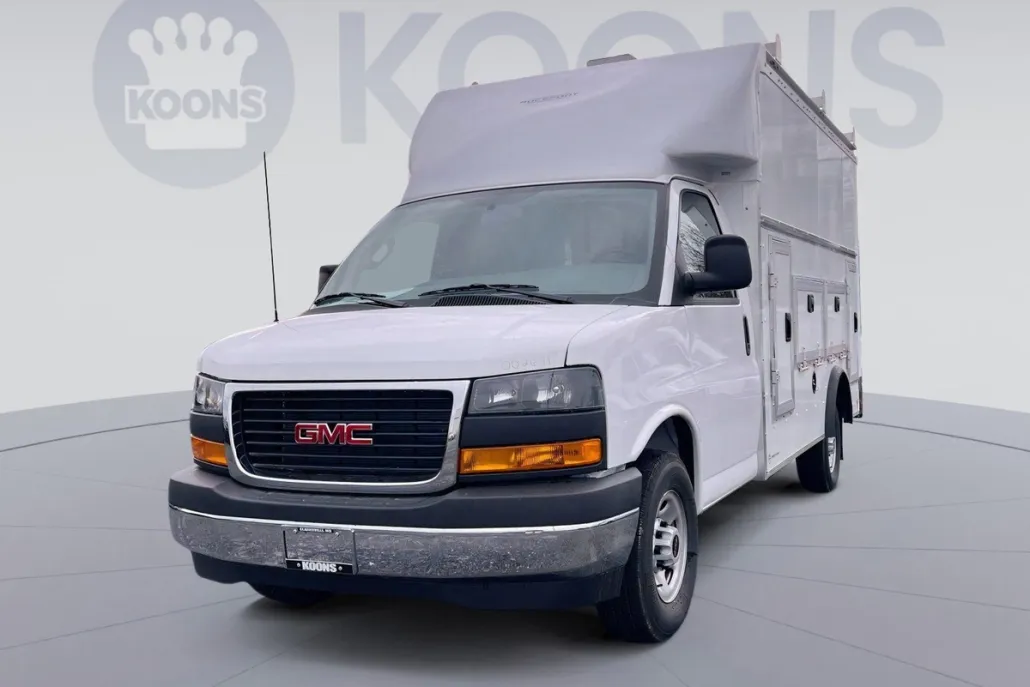 2025 Gmc Savana Cutaway 3500 photo 1