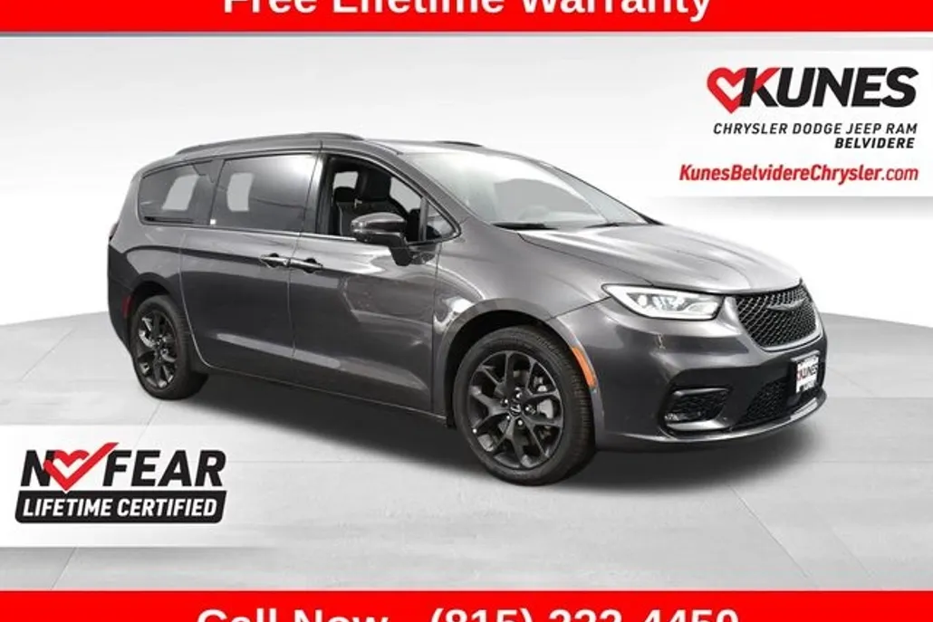 2022 Chrysler Pacifica Limited photo 1