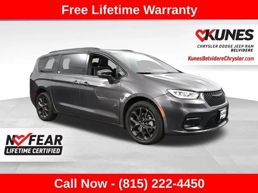2022 Chrysler Pacifica Limited photo 1