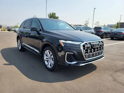 2025 Audi Q7 45 Premium photo 4