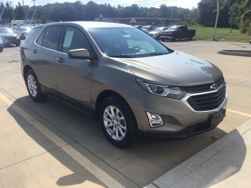 2019 Chevrolet Equinox LT photo 1