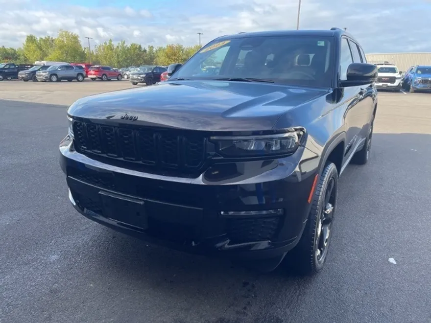 2023 Jeep Grand Cherokee Limited photo 1