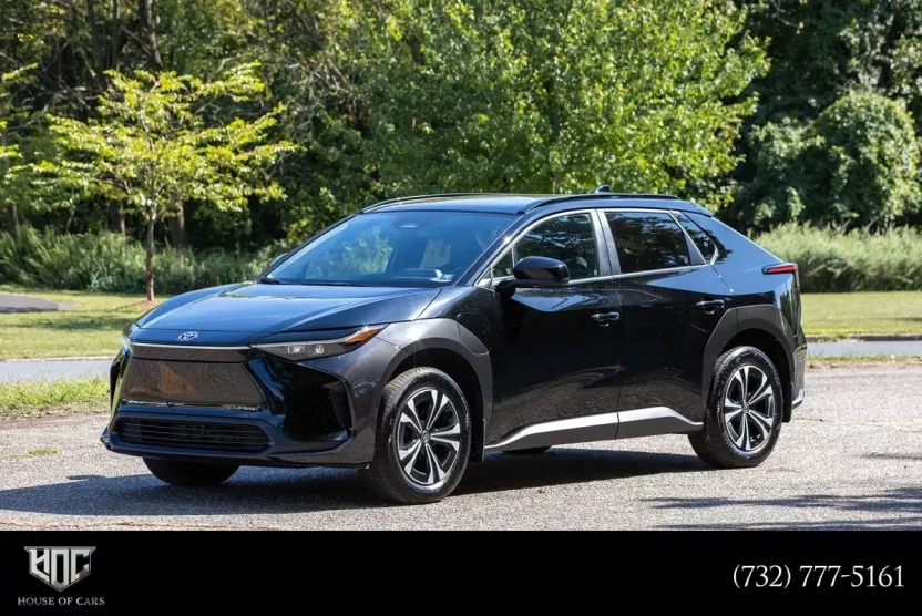 2023 Toyota bZ4X XLE photo 1
