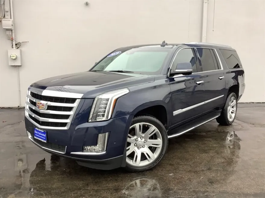 2019 Cadillac Escalade ESV Luxury photo 1