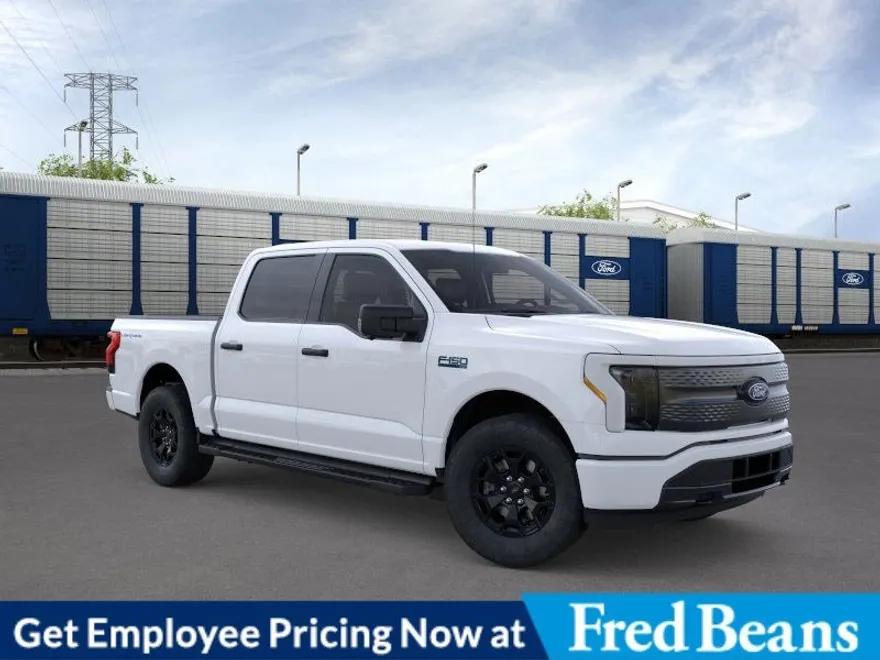 2025 Ford F-150 Lightning XLT photo 1