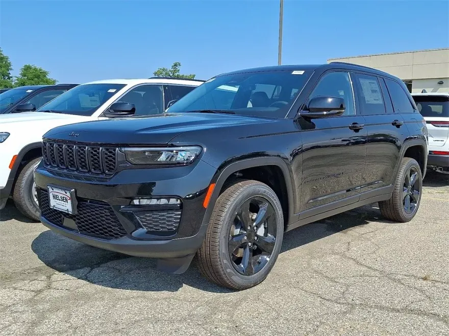 2025 Jeep Grand Cherokee Limited photo 1