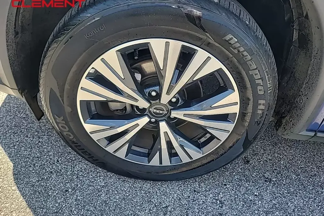 2023 Nissan Rogue SV photo 1