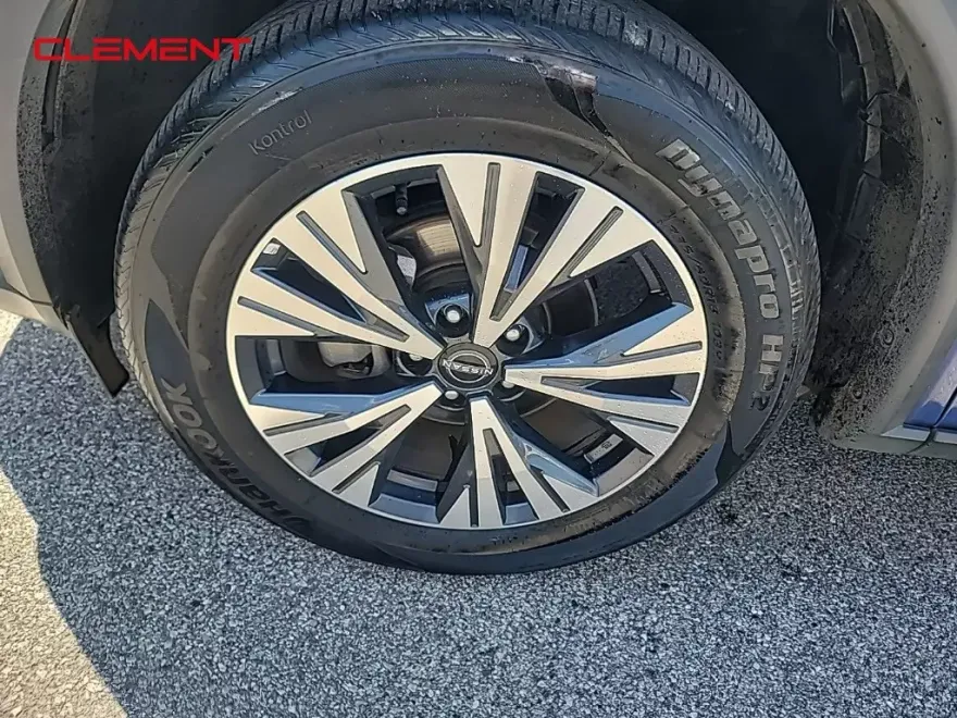 2023 Nissan Rogue SV photo 1