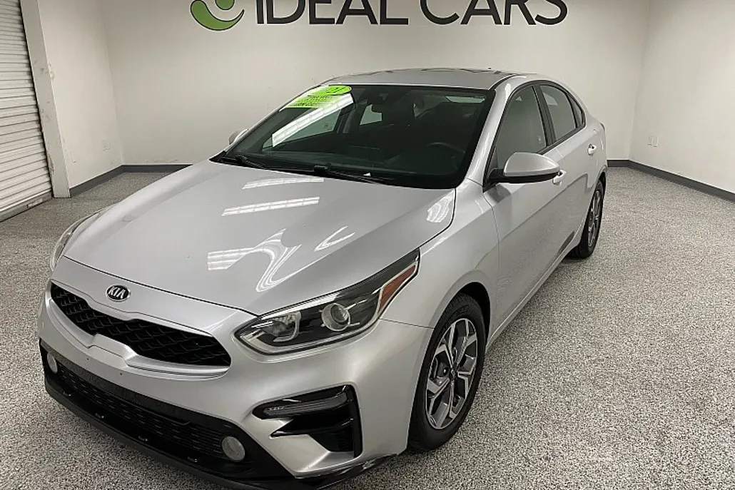 2021 Kia Forte LXS photo 1